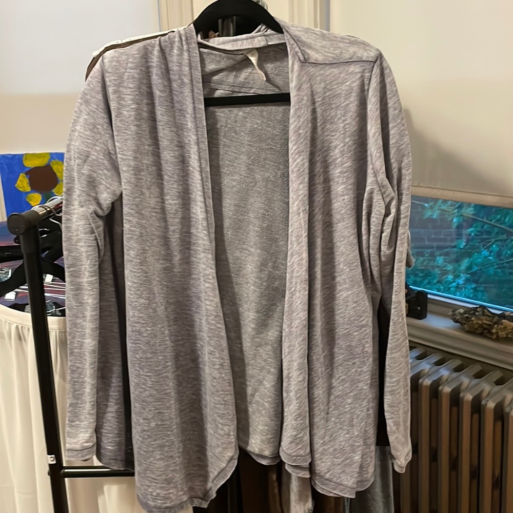 Marika lightweight workout jacket with cute zipper detail grey XL